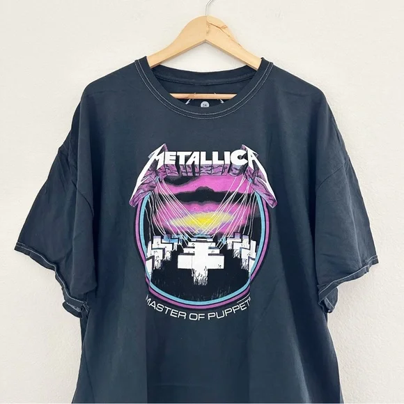NEW Metallica Master of Puppets Graphic Tee - Picture 4 of 6